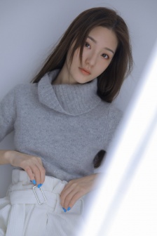 解开美女的胸罩